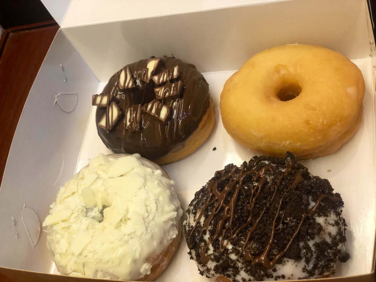 diva_dessert's tweet photo. Do yourself a favor and order this 😍❤️ https://t.co/o0peUEbquq
