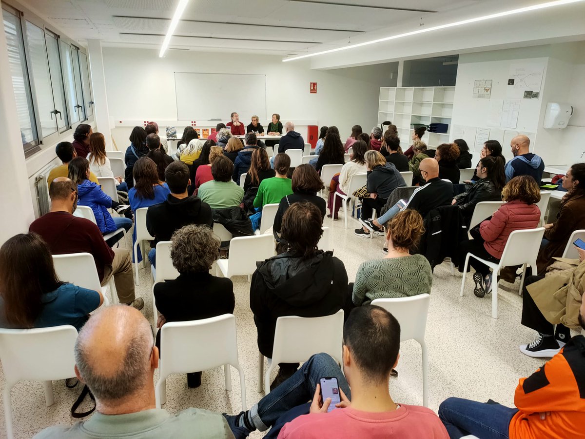 LaVerema's tweet photo. Gràcies a totes les persones que vau participar en la formació entre iguals sobre aprenentatge basat en projectes. També a @insaferrer per oferir-nos els espais del centre. Seguim aprenent junts! #deeperlearning #abp #aprendreimporta https://t.co/nRtm3HaBLj