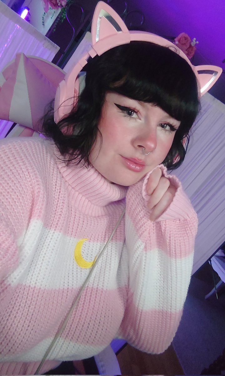 Kikspea's tweet image. Cosy Sunday with tea and stardew??
Right here at twitch.tv/kikspie