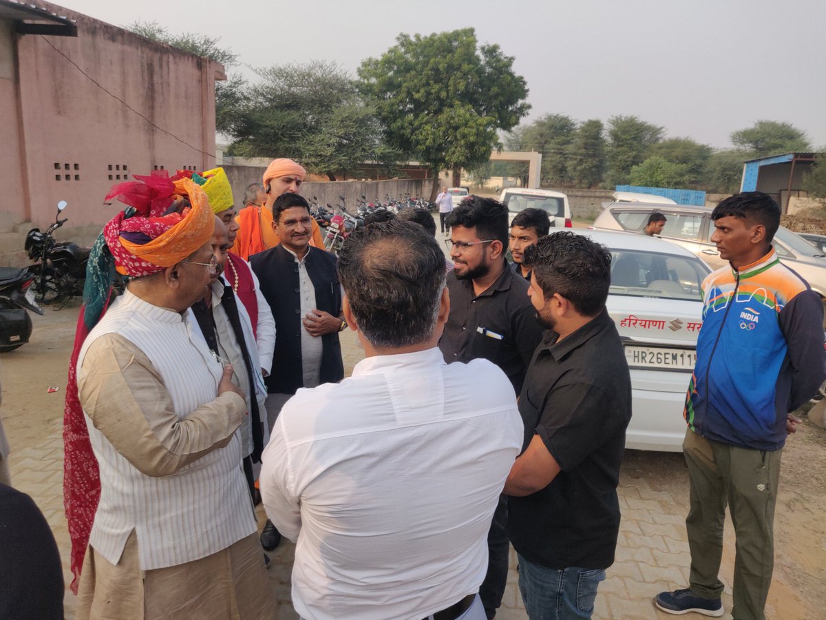 SharwanKumarBjp's tweet photo. आज बाबा समताई नाथ गौशाला नावां में गोपाष्टमी कार्यक्रम में बतौर मुख्यातिथि शिरकत की। साथ ही जिले के सभी गौशालाओं के प्रबंधकों के साथ संयुक्त बैठक की।
इस दौरान गौ सेवा आयोग के वाइस चेयरमैन श्री पूरन यादव लोहचाब जी व आयोग के पूर्व सदस्य सुरेश जी साथ मौजूद रहे। https://t.co/w3AGG5pAuu