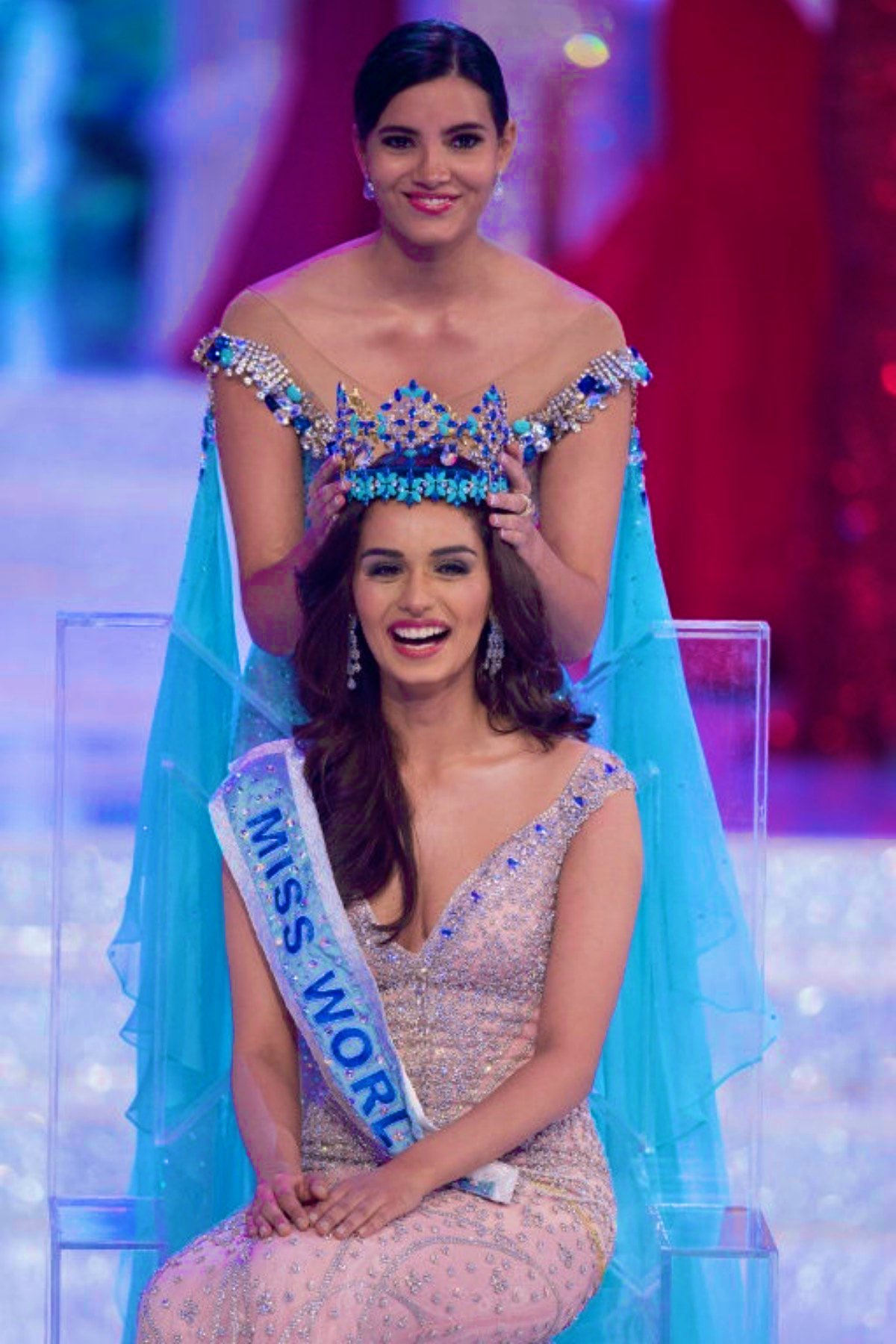 Manushi chhillar outlet