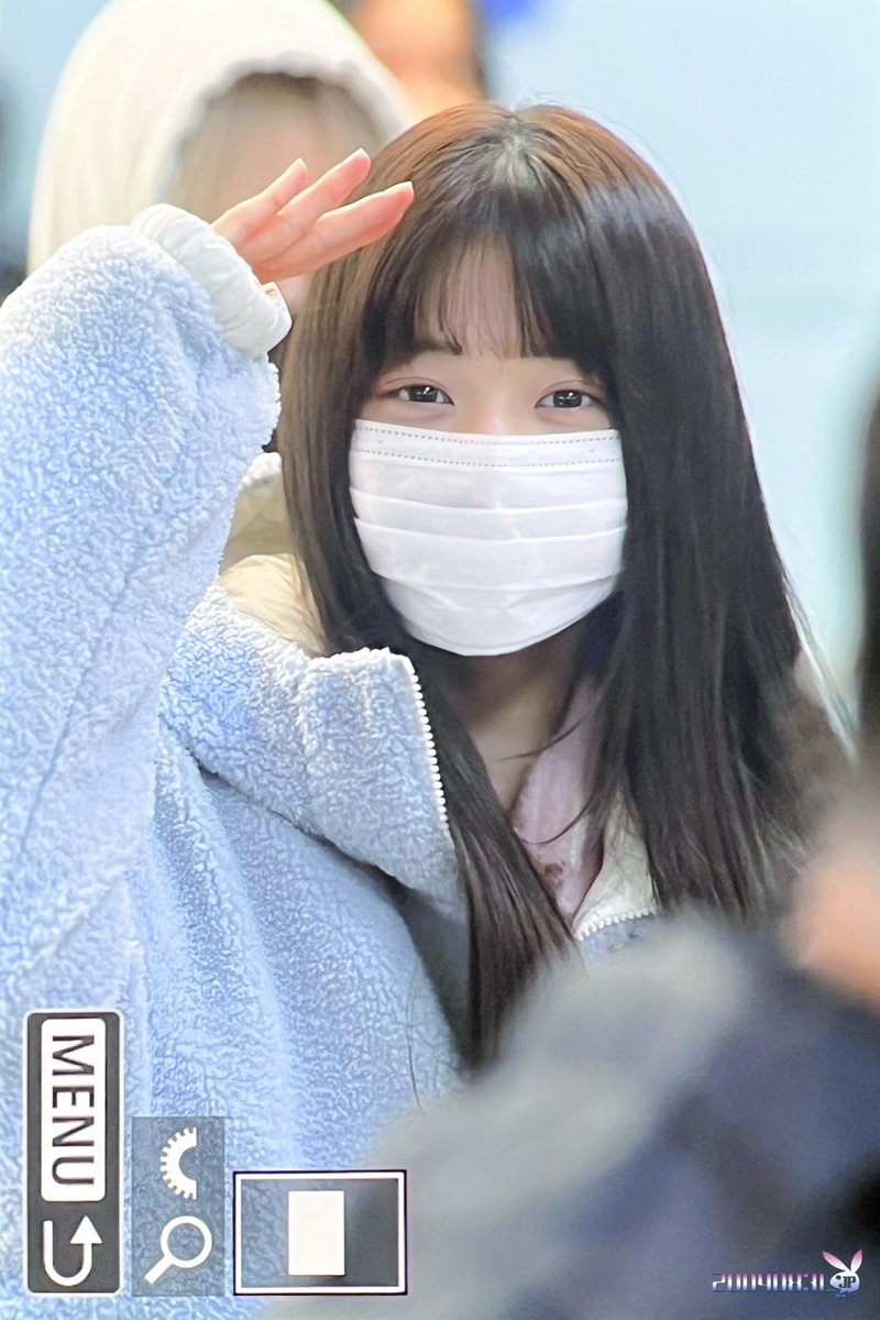 20040831_jp's tweet photo. 231119 아이브 김포공항 입국 preview ✈️✨
@IVEstarship 
#원영 #WonYoung #ウォニョン #장원영 
#아이브 #IVE #アイブ https://t.co/hmUMKHfWja