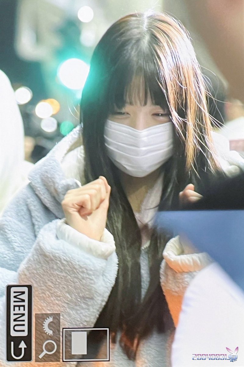 20040831_jp's tweet photo. 231119 아이브 김포공항 입국 preview ✈️✨
@IVEstarship 
#원영 #WonYoung #ウォニョン #장원영 
#아이브 #IVE #アイブ https://t.co/hmUMKHfWja