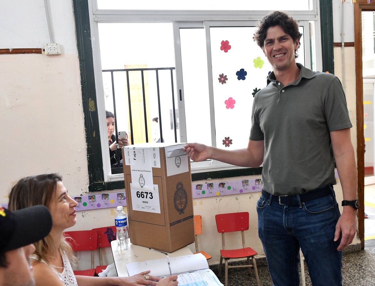 Ya voté. Confío en que la jornada electoral transcurra con tranquilidad y que, gane quién gane, los resultados no sean puestos en duda porque eso es una erosión de la democracia. 

El radicalismo ocupará el lugar que nos asignó la sociedad. Cuando no votó a la coalición JxC para