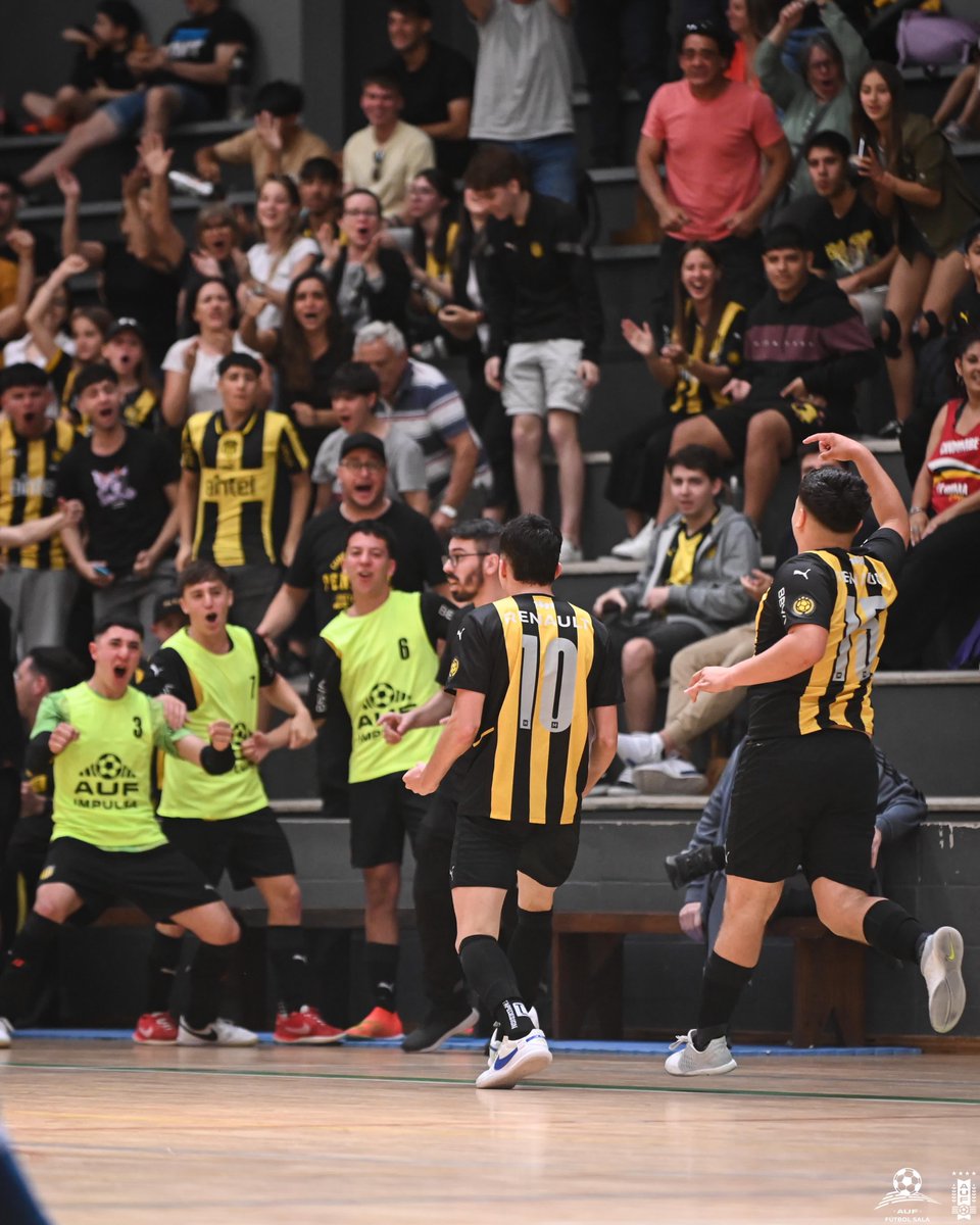 🔚 ¡𝗙𝗜𝗡𝗔𝗟 𝗗𝗘𝗟 𝗣𝗔𝗥𝗧𝗜𝗗𝗢!

Peñarol  6 - 4  Nacional

🏆 <a href="/FutbolSalaCAP/">PEÑAROL | Fútbol Sala</a> sub-20

🎥 ¡El partido lo viviste 𝐞𝐧 𝐯𝐢𝐯𝐨 por AUF.TV!

#SalaUruguayo