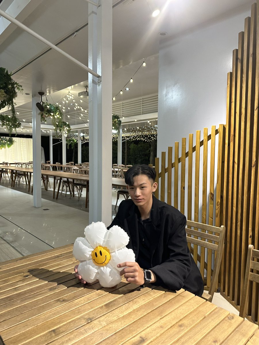 我給你一朵花，你給我一輩子🥹

#心之芳庭