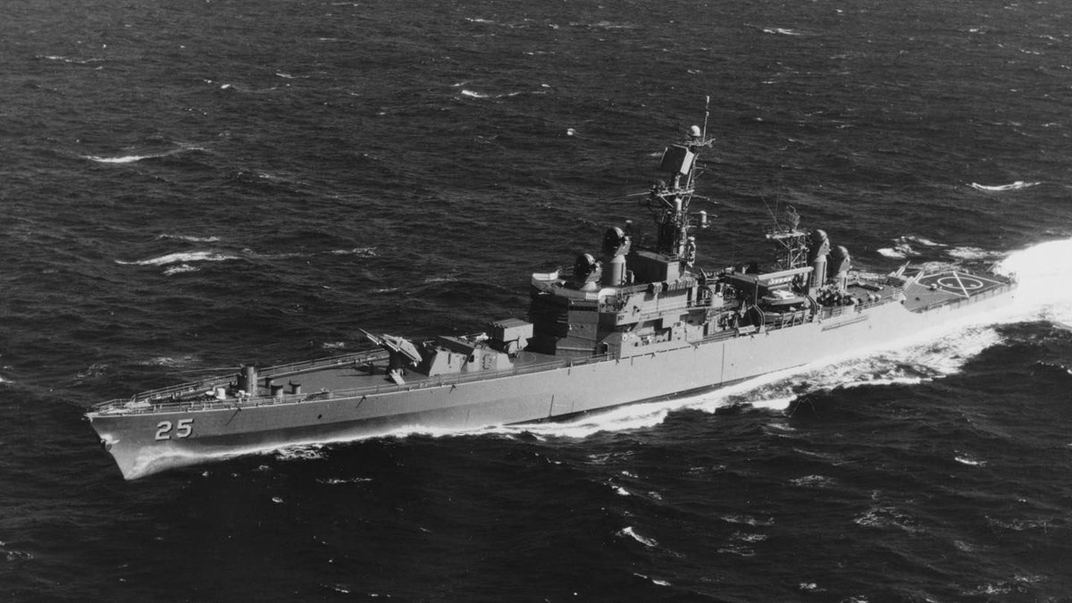 Boneyardsafari's tweet photo. Per request, USS Bainbridge DLGN-25 underway in the Pacific Ocean, March 1971.  She served from 1962 to 1996.  What is your sea story with her? #ussbainbridge #dlgn25 #cgn25 #cruiser #navalsafari #aviationsafari #aviationpreservation #boneyardsafari https://t.co/s2fI4wMVmh