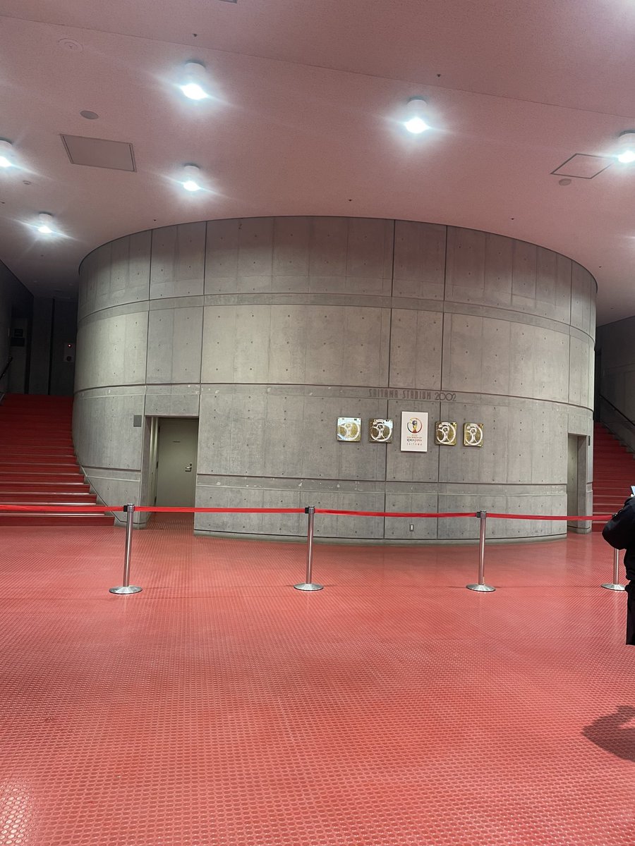 hanbo0526's tweet image. さいたまマラソンin埼スタ🏃‍♀️いつものビアモル仲間🍺に誘われて4時間チームランに参加🏃‍♀️🏃‍♀️🏃‍♀️🏃‍♀️🏃‍♀️🏃‍♀️🏃‍♀️🏃‍♀️🏃‍♀️🏃‍♀️🏃‍♀️🏃‍♀️🏃‍♀️120チーム中、76位‼️12人で3周づつ走って約40kmを走りました😱一番上がったのはトルシエ階段からのredsごっこでした😂
#さいたまマラソンin埼スタ
#redsごっこ
#1stimpression