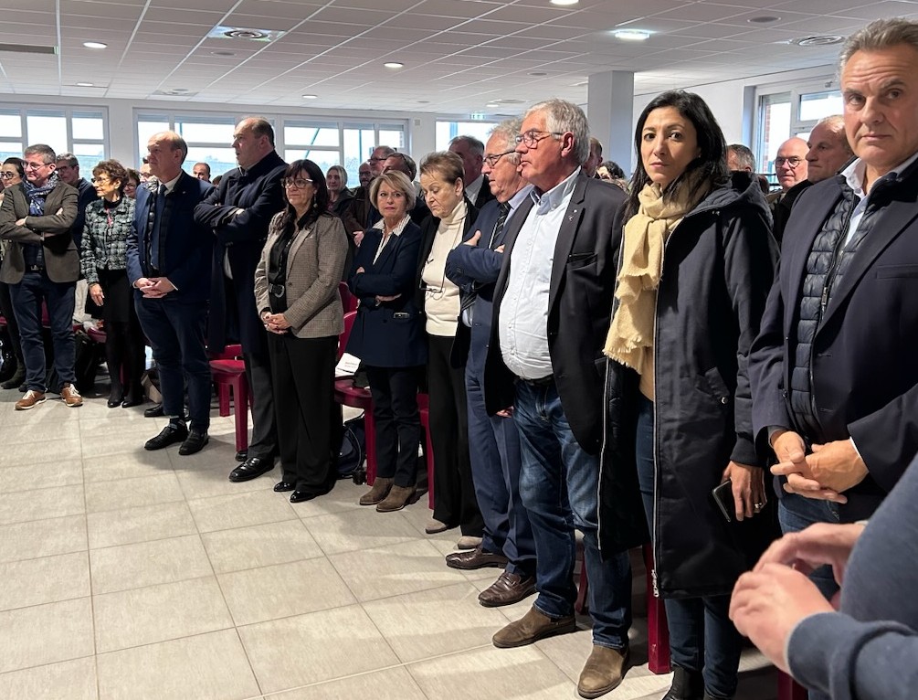 Amel GACQUERRE (@amel_gacquerre) on Twitter photo @Audruicq <a href="/pasdecalais/">pascal Peru</a> #Inondations Accueil des ministres #Darmanin #PannierRunacher
👉 Annonce du déblocage d’une « enveloppe spécifique »
Le préfet 62 doit « chiffrer le coût de toutes les destructions » afin d’évaluer le montant de l’enveloppe. À suivre... @Audruicq <a href="/pasdecalais/">pascal Peru</a> #Inondations Accueil des ministres #Darmanin #PannierRunacher
👉 Annonce du déblocage d’une « enveloppe spécifique »
Le préfet 62 doit « chiffrer le coût de toutes les destructions » afin d’évaluer le montant de l’enveloppe. À suivre...