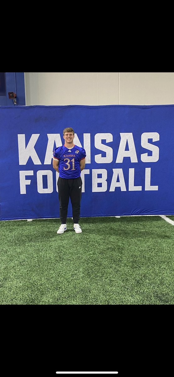 Coop_Simmons22's tweet photo. Major thanks to @BillyBonneau for having me out on a visit! Had a blast getting to visit KU! #RockChalk https://t.co/swPmV8N5mG