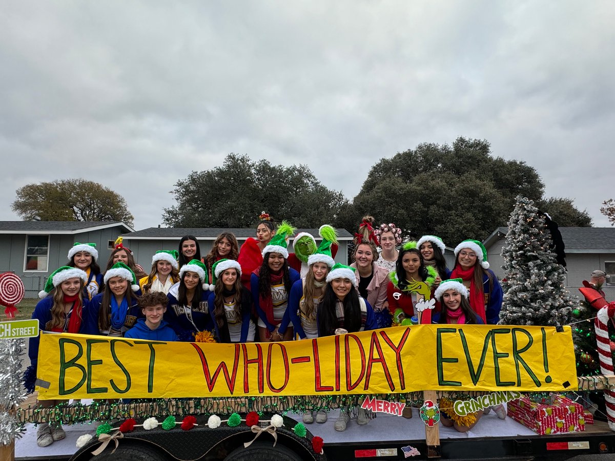 CheerTivy's tweet photo. Happy Holidays from Tivy Cheer!💚❤️💚❤️💚❤️ https://t.co/QQIIpZlV0c