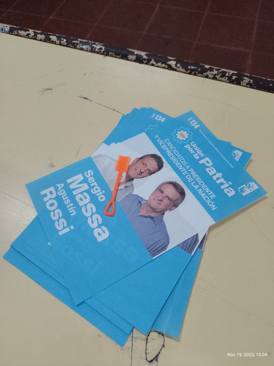 TendenciasNac's tweet photo. Entre a votar y encontre esto 🤣 https://t.co/vGnaqyVi9m