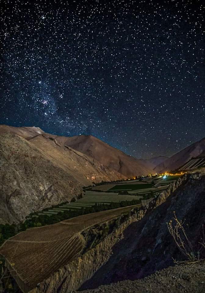 ¡Una maravillosa ventana al Universo!  Valle del Elqui 🙌✨💫🇨🇱

Foto de Gladys Cordova Cretton