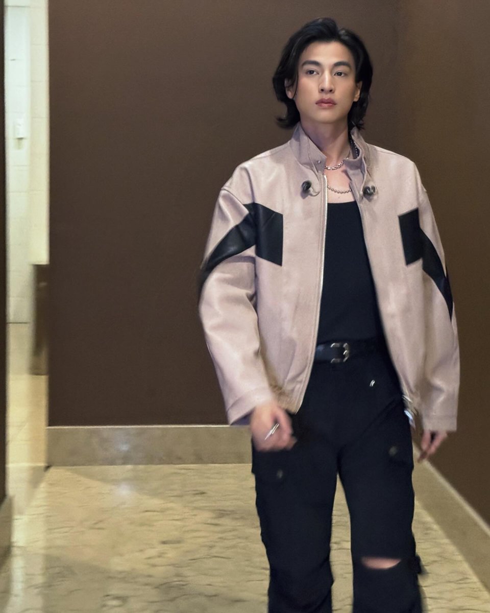 gianclairey's tweet photo. ©️z0m_0 - IG
KANAWUT INDONESIA FM
#Gulf_1stFanMeetinginID
#GulfKanawut https://t.co/mvYx4axqQ0