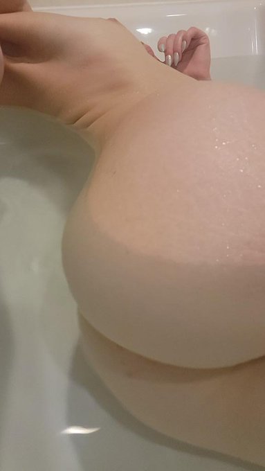 Home bath feels so good after 3 straight days of anal 🥰 https://t.co/C2ohhh9IH8