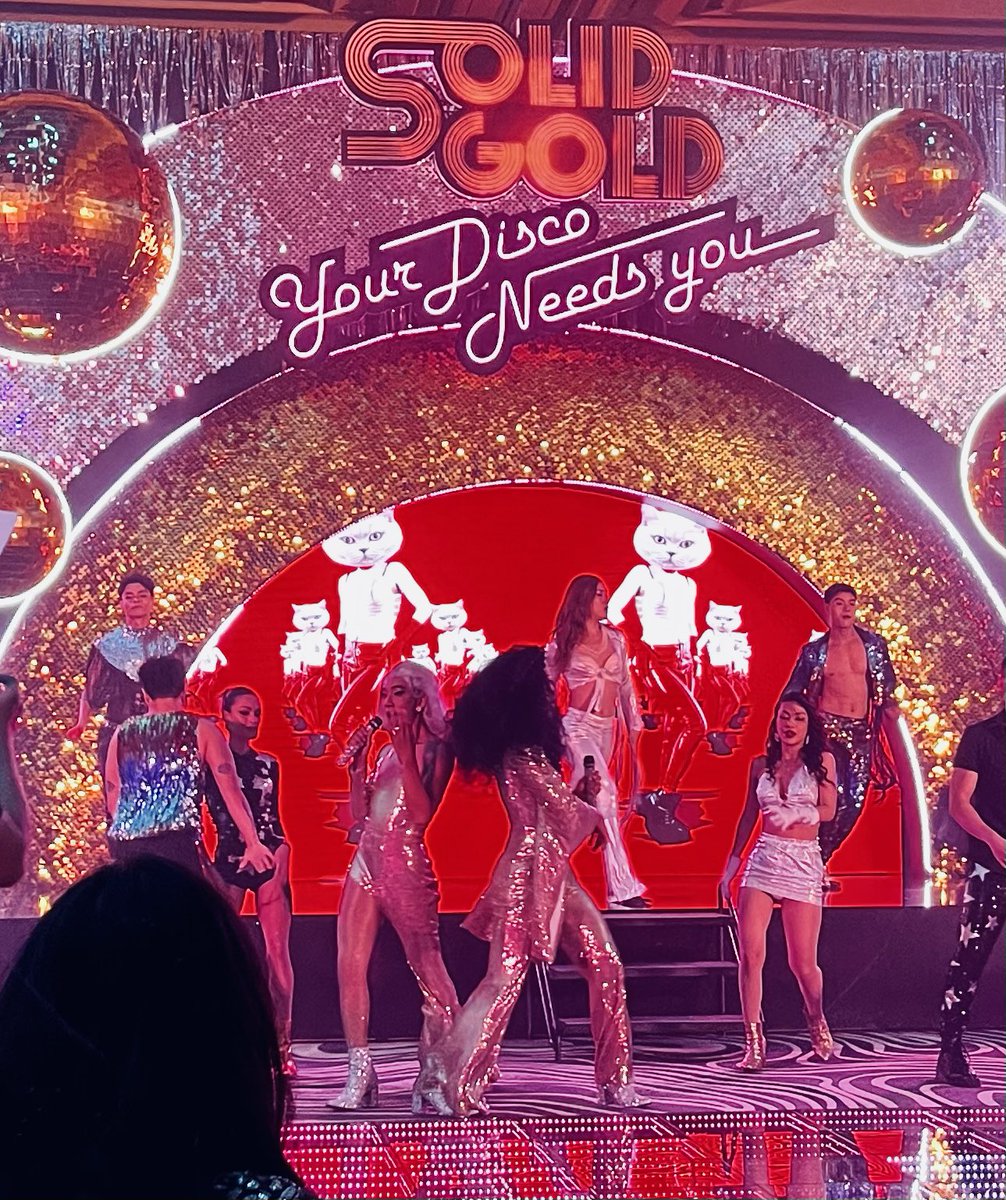AusCGHCMC's tweet photo. A Solid Gold evening for great cause. #AusCham 🇻🇳 really nailed it raising funds for @BlueDragonVN #KOTO  &amp; @KianhFoundation at their annual ball. Everyone sparkled spectacularly! https://t.co/c7xoVqbl88
