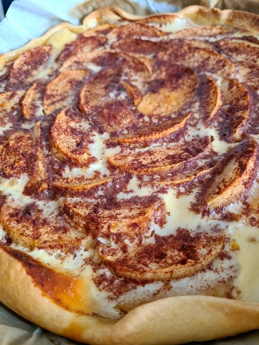Tarte pommes/cannelle https://t.co/2ZtVcO2x7l