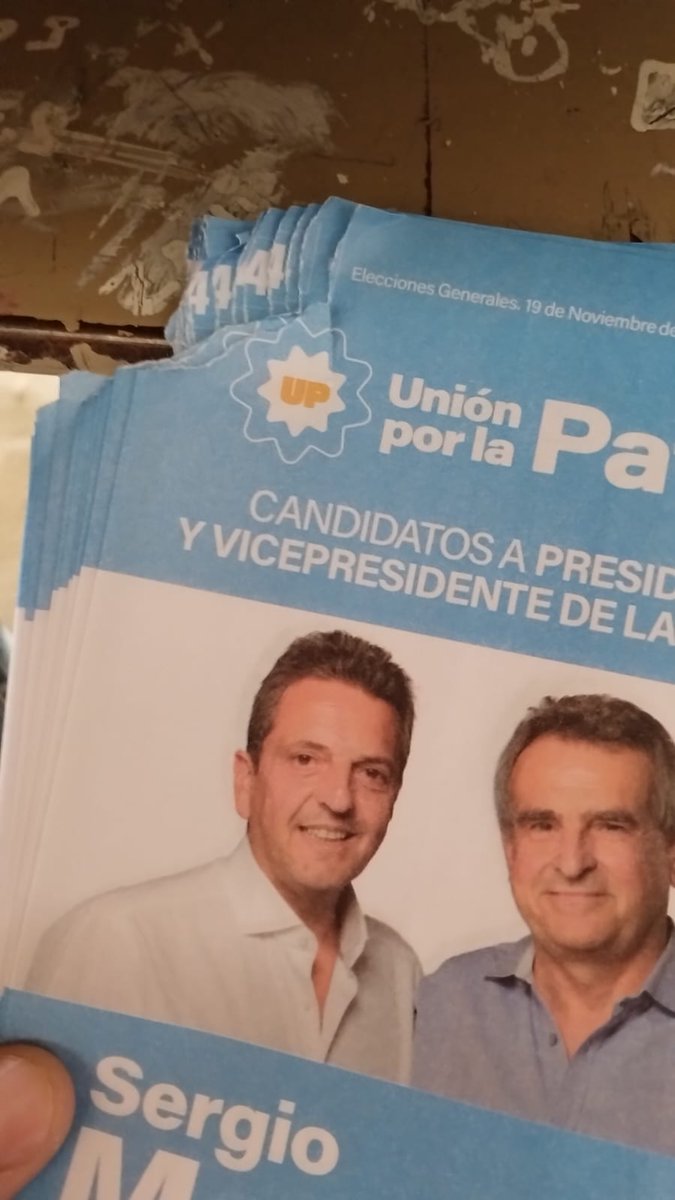 Editor_76's tweet photo. Así se manejan los demócratas en varios municipios bonaerenses.
Mandaron a romper boletas, imprimieron boletas falsas, cortan el número de lista o la fecha.
Son los mismos que hablaban de fraude.
¿Esta es La Libertad que Avanza?
#ArgentinaVota 
#ArgentinaElige https://t.co/nylC4SQw7l