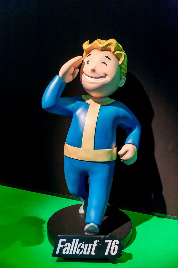 Zum Abschluss unserer kleinen Reise in die Vergangenheit gibt es noch etwas zu gewinnen! Was würde da besser passen als der Vault Boy selbst in Lebensgröße? Repostet unseren Post und seid Follower von unserem Account. Wir wünschen allen Teilnehmenden viel Glück! #Fallout76