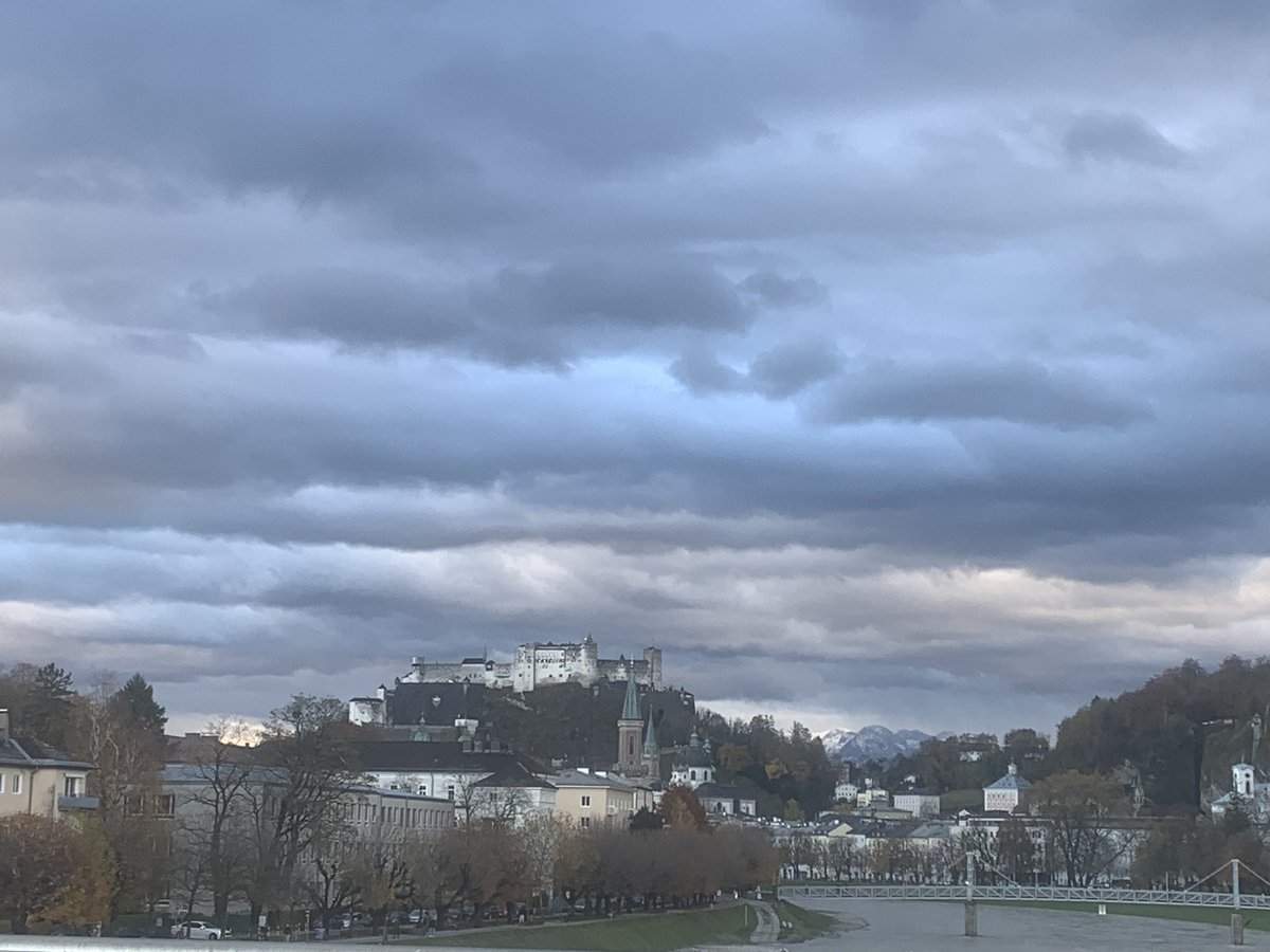 HehsuVioline's tweet photo. Sonntag Nachmittag
Es riecht nach Schnee
#hehsutown #classicalbuzz https://t.co/zXWMn2eqjj