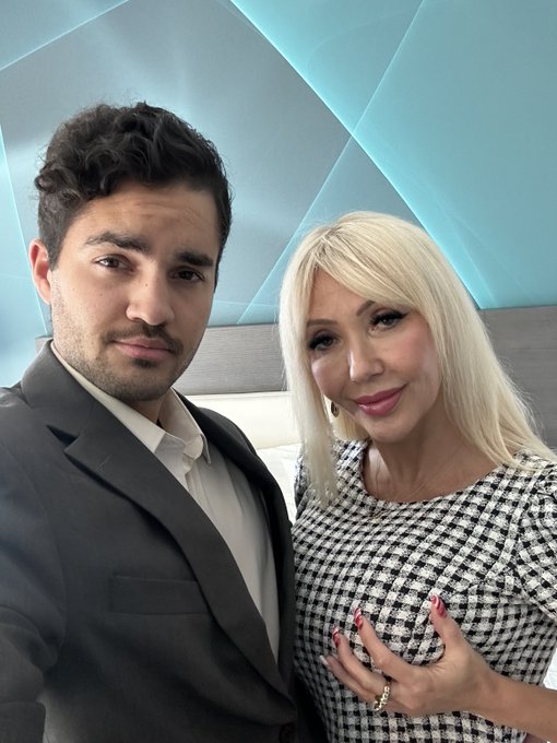 Boss wanted to get right down to business😈@VictoriaLobov https://t.co/cl2JQJnPcr<a class="tags" href="/tag/victorialobov">@victorialobov</a>