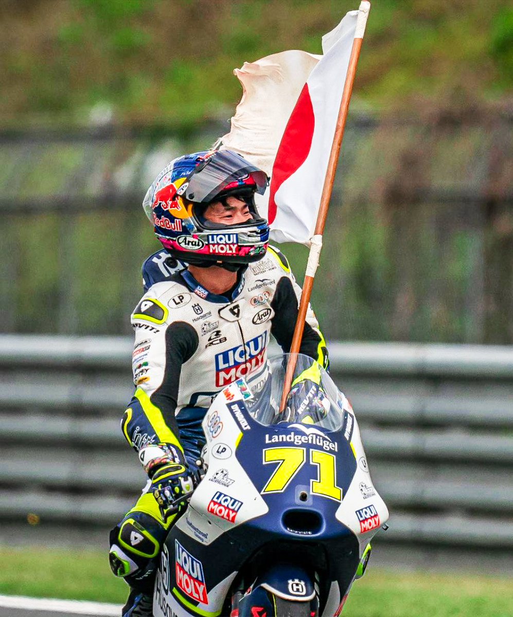 crash_motogp's tweet photo. It wasn't to be for Ayumu Sasaki, but he should be proud of his season 👏🇯🇵

#QatarGP https://t.co/ix7k97kT76
