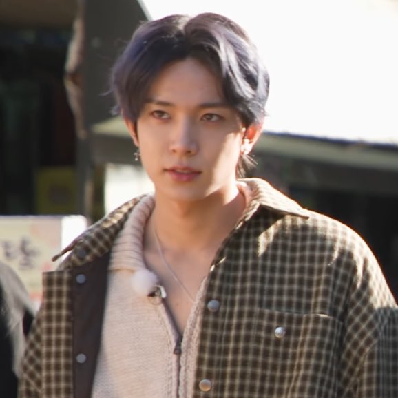 everything about him is perfect #HEESEUNG