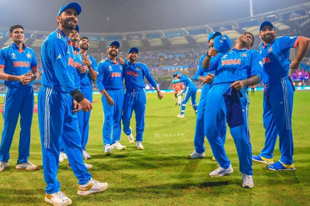 Once again fooled by this foolish team 💙😭 Thank you Rohit and Co to once again make us believe you are the best ever team until semi's and Gave heart break in the finals 💔👍🏻 #INDvsAUSfinal