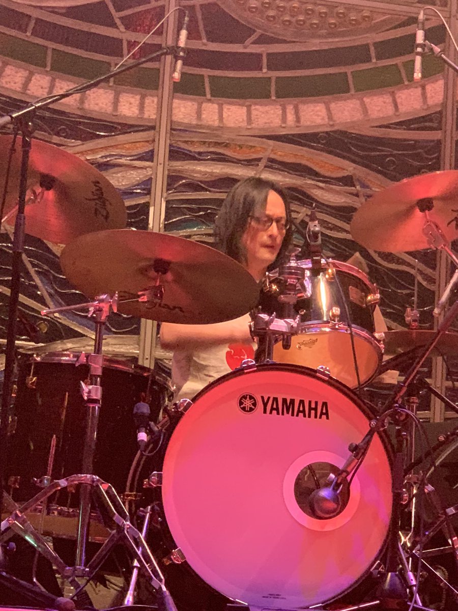 appe728's tweet photo. DANGAN ROCKERS 
KBSホール

あっぺ耐のパーカス
亀ちゃん率いる
憂國！憂國！憂國！

熱かった
カッコよかった
叫んだ
拳あげた
飛び跳ねた

10バンドとも全部すごかった！
写真4枚しか載せられないけど
綺麗なステンドグラスのステージ
華やかやった〜 https://t.co/BBTulQZV5O