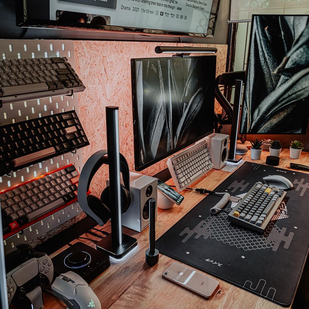 KeychronMK's tweet photo. “This is neat and blowing my mind! The Keychron Q2 is fully customizable for hardware and software. With VIA and QMK, you can enhance or change the firmware.”- Keychron Q2 Customer
📸: @thebucketlisttech
#KeychronQ2 #Keychron #customkeyboard #mechanicalkeyboard #wirelesskeyboard https://t.co/zjTURyy9kb