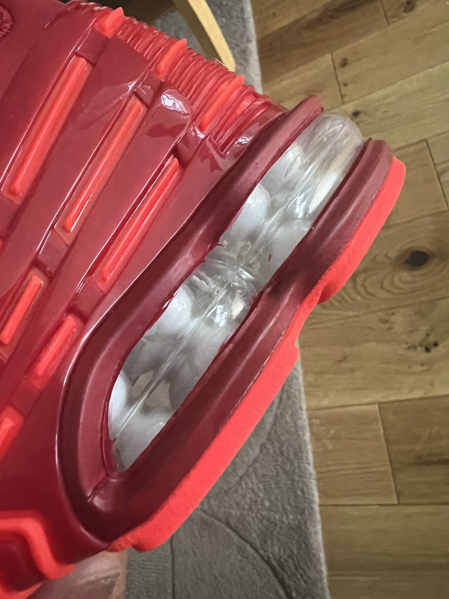 DalGillar's tweet photo. @Nike @NikeService shocking quality… bought from Nike online… has anyone else had these? 

#nikeOrTemu #nikequality https://t.co/n0Uqtdj3kf