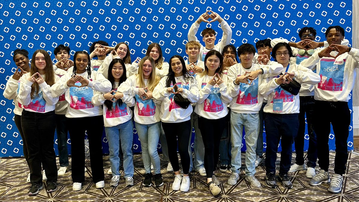 SachseDECA's tweet photo. That’s a WRAP! What an AMAZING #DECAPowerTrip! Thanks to @decainc and THE ATX for a life changing weekend! #ExperienceDECA #RunMustangsRun🐎 https://t.co/m9F7JaXEAJ
