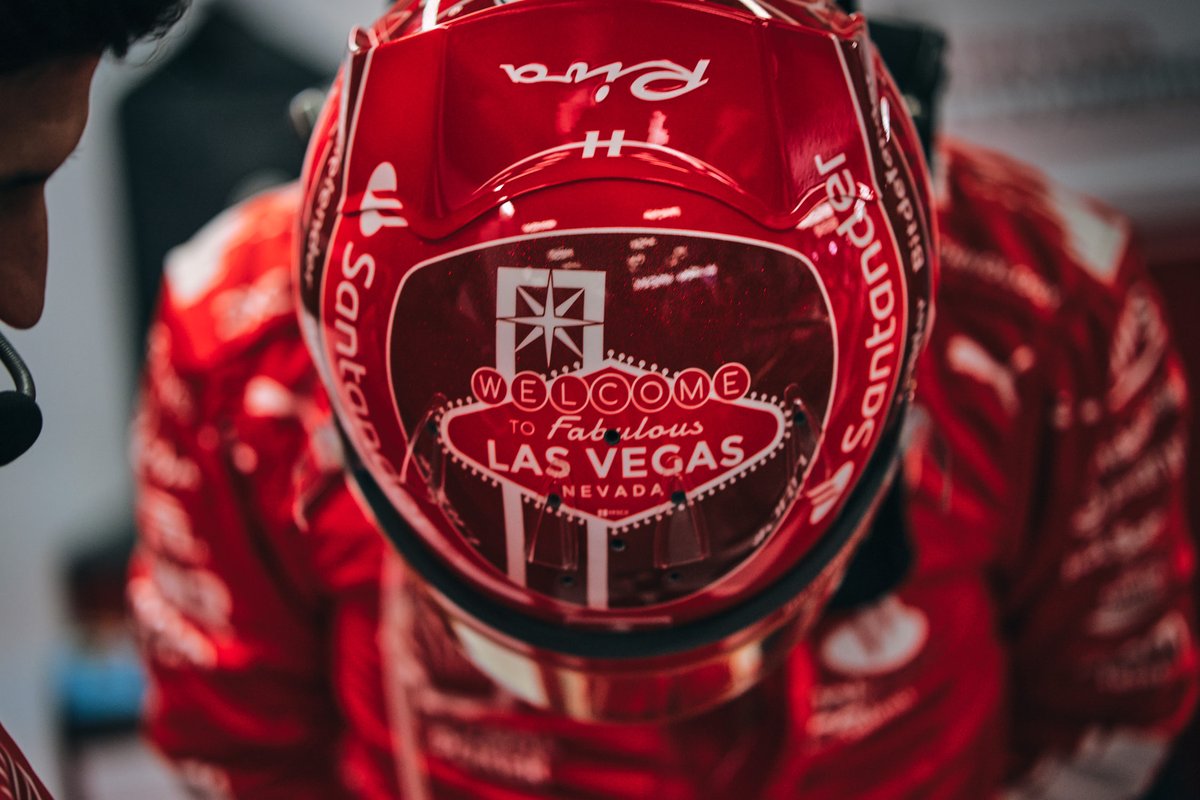 ScuderiaFerrari's tweet image. Another look at the #LasVegasGP lids 😍

10/10 on point 🔥