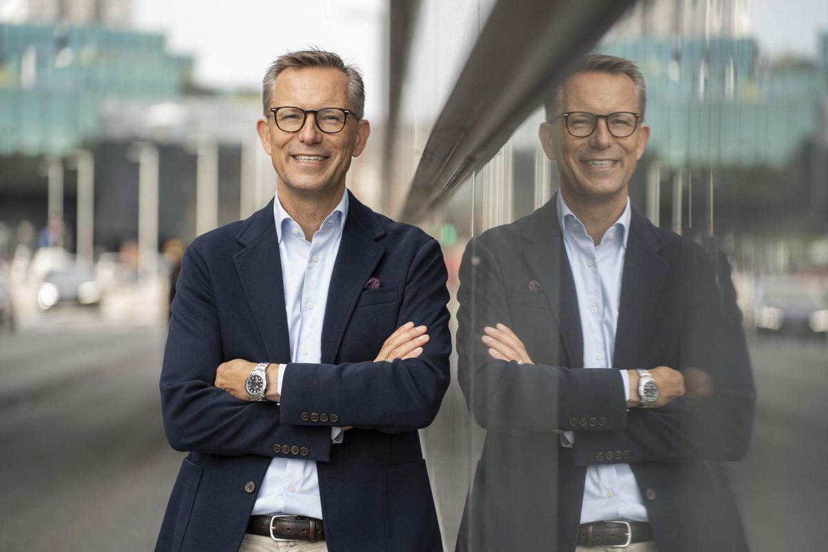 Danske Arkitektvirksomheder (@danskeark) on Twitter photo ”Når arkitekter, rådgivere og ansatte i byggeindustrien trækker på samme hammel, har vi styrken til at bane vej for den nødvendige omstilling”. Læs <a href="/LarsStorr/">Lars Storr-Hansen</a> sætte flere ord på branchens forskellige initiativer mod en grønnere fremtid: danskeark.dk/content/byggeb… #dkpol #dkgreen ”Når arkitekter, rådgivere og ansatte i byggeindustrien trækker på samme hammel, har vi styrken til at bane vej for den nødvendige omstilling”. Læs <a href="/LarsStorr/">Lars Storr-Hansen</a> sætte flere ord på branchens forskellige initiativer mod en grønnere fremtid: danskeark.dk/content/byggeb… #dkpol #dkgreen