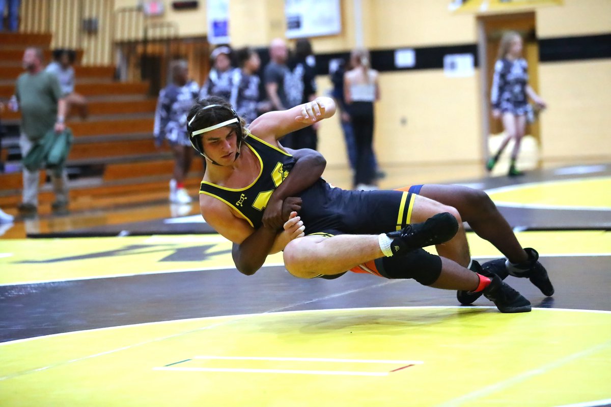 gotoleftfield's tweet image. The @Manteo_Wrestle gallery is up @ leftfieldphotography.com | FREE DOWNLOADS | #GetLeft @jgmetz5 | leftfieldphotography.com/p847142703
