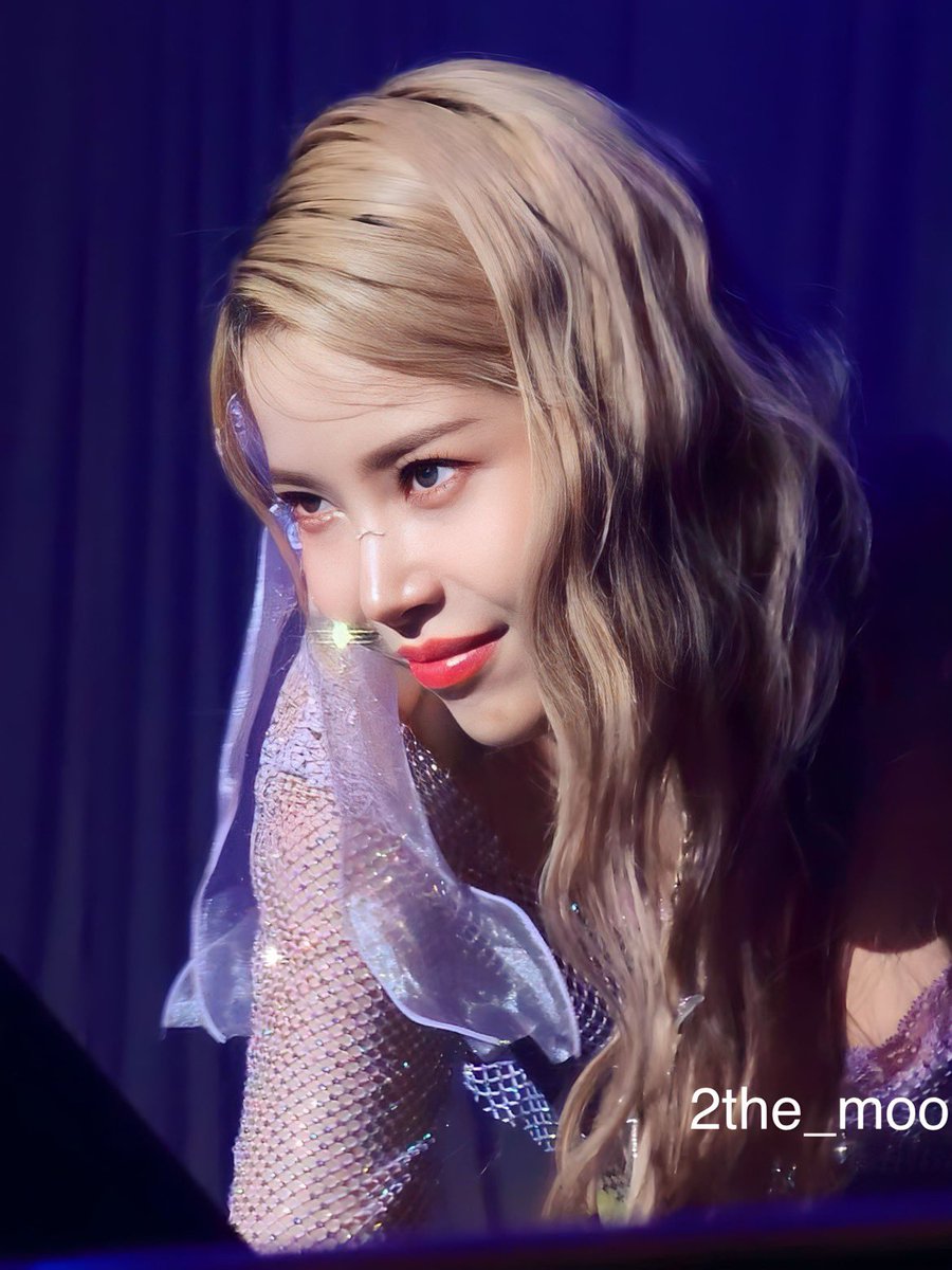 dailyyongkeem_'s tweet photo. Are you my delusions? because I can't stop thinking about you 

#솔라 #SOLAR https://t.co/DhgLvW9Y3U
