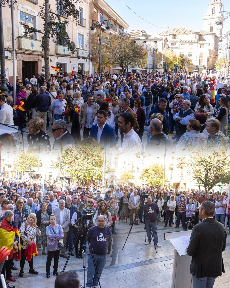JoseFcoViejo's tweet photo. En #Caravaca también decimos NO a la amnistía y SÍ a la igualdad entre españoles, a la libertad y a la unidad.

Con esta concentración en la Plaza del Arco de Caravaca de la Cruz dejamos claro el compromiso de @ppopular con un gran proyecto común; #España 🇪🇸

#EspañaNoSeRinde https://t.co/vqEz31HzQi