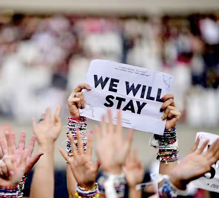 lamartiquienma's tweet photo. #TaylorWeWillStay https://t.co/wJljDuhfUW
