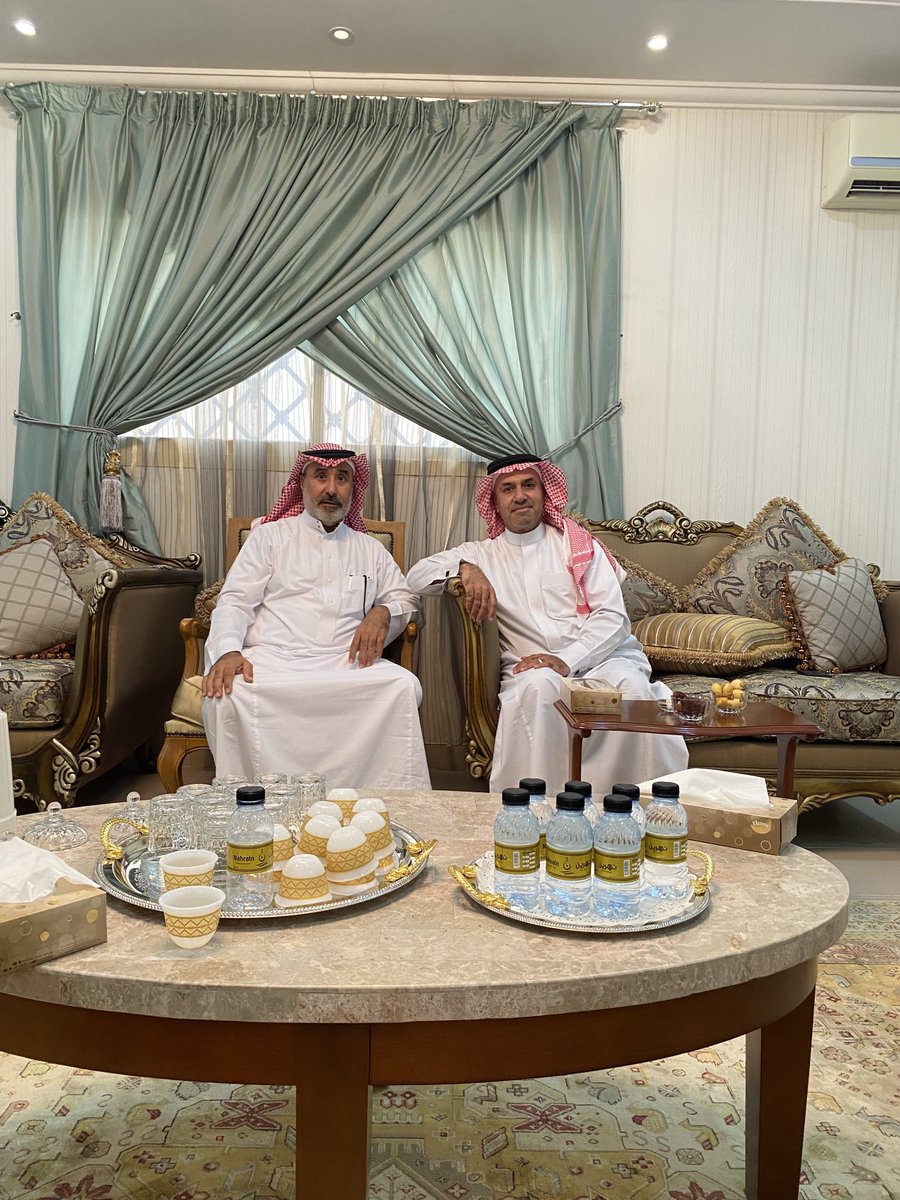 abdulazizalofan's tweet photo. شرفني الصديق العزيز حسن قطان احد منسوبي شركة كهرباء رفحاء سابقا ومن أهالي محافظة الاحساء حاليا شكرا على الزيارة https://t.co/nGSZUdRTXo