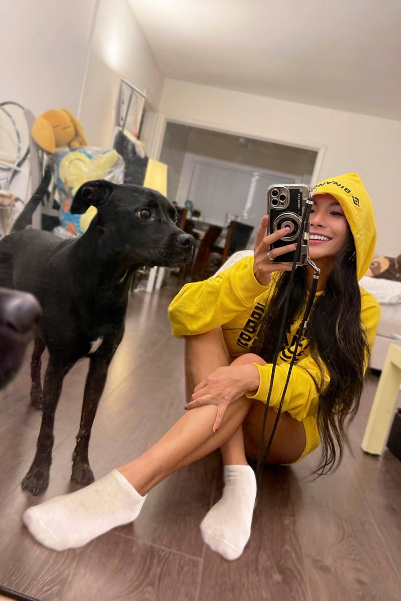 luuminize's tweet photo. GOOOOD MORNING ☀️ if you can reply to this… I’M BULLISH ON YOU 💕 

fun fact, yellow is my favorite color bc I always associate it with happiness… what about you? 😇 https://t.co/CMmA7IPC6z