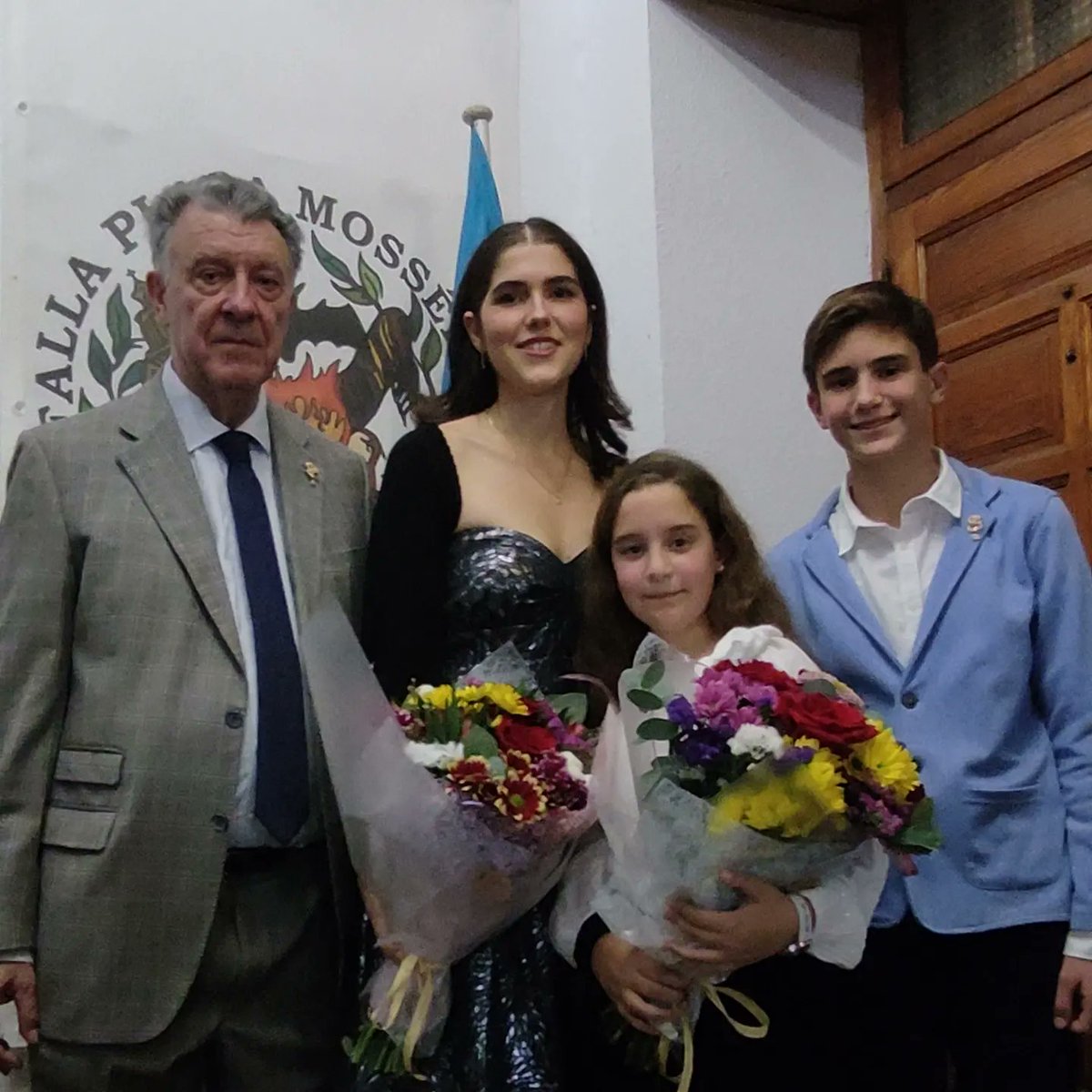 MossenMila's tweet photo. NOMENAMENT DE LES NOSTRES FFMM: María y Mercedes 

Ahir varem passar una emocionant vesprada de nomenaments. L'ilusió en els ulls de les nostres Falleres Majors ens convida a gojar de la nostra festa, la nostra cultura.

#Falles2024

@jcf_falles @seuxereamercat https://t.co/igD4PdYq6s