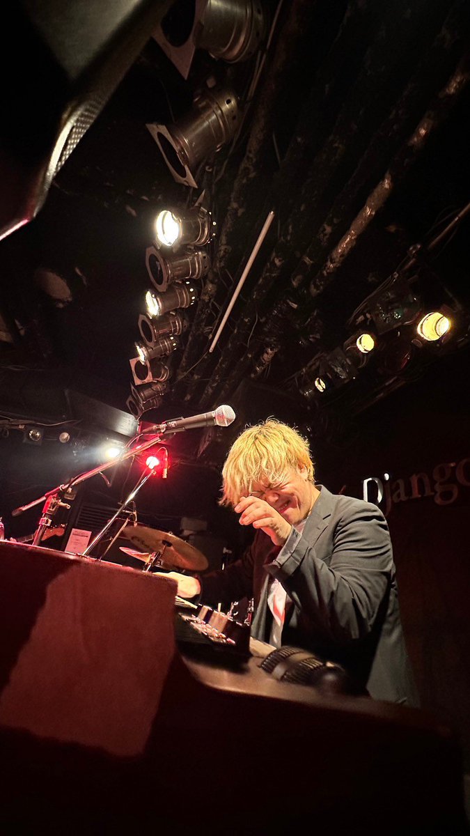 Ponchan2B3's tweet photo. 「真赤な集い ~還暦記念ツアー2023~」
熊本Djangoでした
やっぱ今回のツアーヤバい!
昨日もすごかったんだけど
今日のライブの熱さは半端ない
幸せな時間でした
F-Bandのメンバーで本当に良かった
ありがとうございました
次は東京!
楽しみすぎる! https://t.co/LJ2weBYSTD
