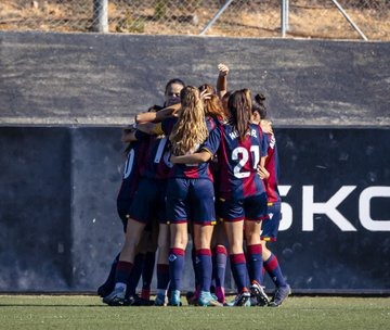 🚨JORNADA 1️⃣1️⃣🚨 

#SegundaFederacionFutFem Grupo Sur

@Academia_VCF 🅱⚪⚫0️⃣➖2️⃣ @CanteraGranota 🅱🔵🔴

⚽🔵🔴 @inessrizo y @aixasalvadorr

🏟 CD Paterna

#wosomagazine🧩  #ADNVCF  #OrgullGranota