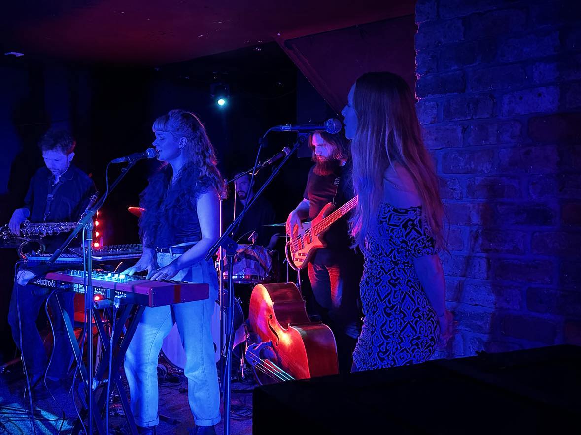 Genevieve Dawson (@gdawsonmusic) on Twitter photo I miss Glasgow. Thank you Jaced Media for the gorgeous review of my show there last month at the <a href="/thehugandpint/">The Hug and Pint</a> . I will be back <3 jacemediamusic.com/2023/10/30/gen… I miss Glasgow. Thank you Jaced Media for the gorgeous review of my show there last month at the <a href="/thehugandpint/">The Hug and Pint</a> . I will be back <3 jacemediamusic.com/2023/10/30/gen…