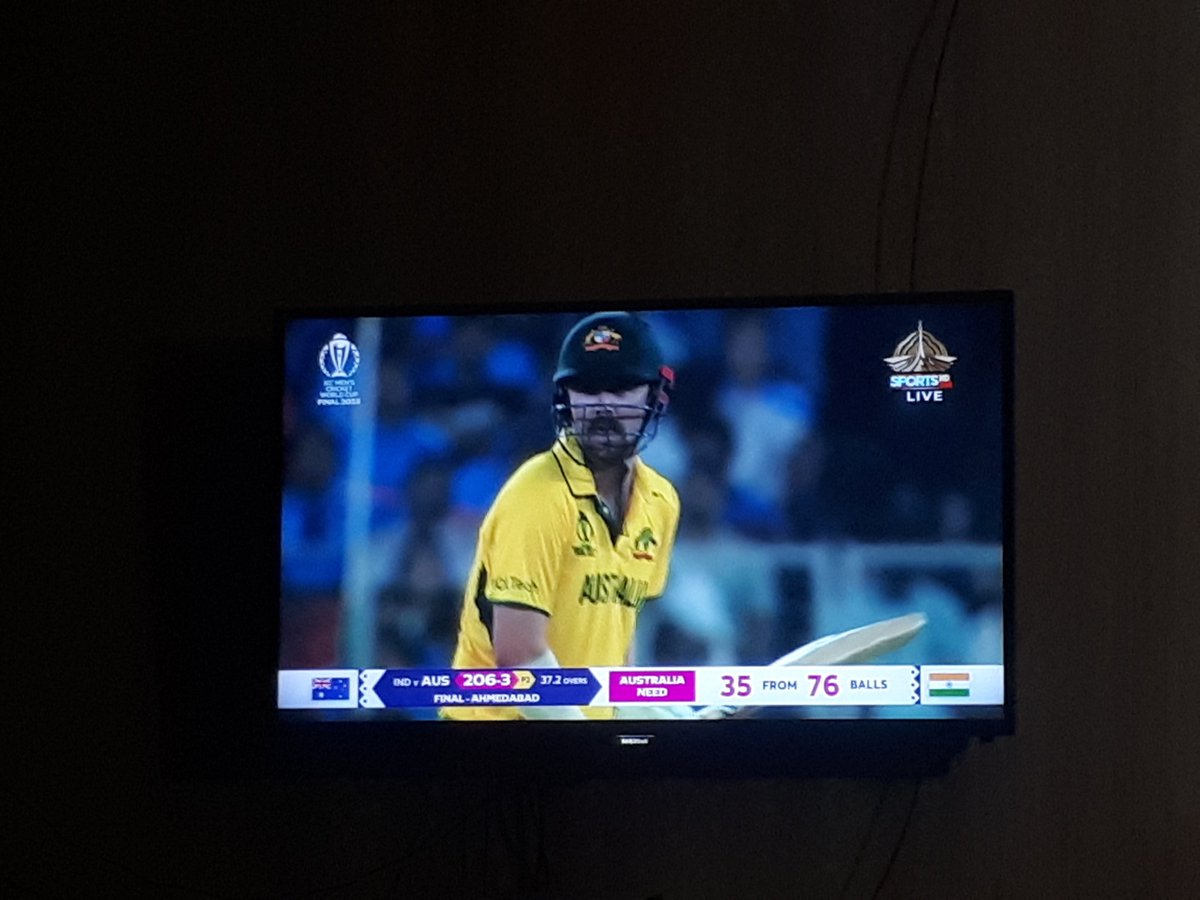 MRYCH786's tweet photo. Happy Moment 
#ICCWorldCup2023 
#AUSvsIND 
Very well Game by tame AUS 
205-3
37 OVR https://t.co/8Qw9IaoVvy
