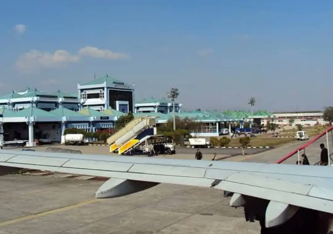 Flight operations in ImphalInternationalAirport started after giving clearance by competent authorities,Flights wereon hold today from afternoon due to sighting of an unidentified object hovering over the airport. Two flights have been diverted and three were delayed #SaveManipur