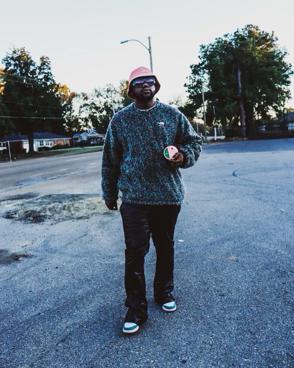 Hustlingloco's tweet photo. 🤲🏽 https://t.co/0YU6nULXtG