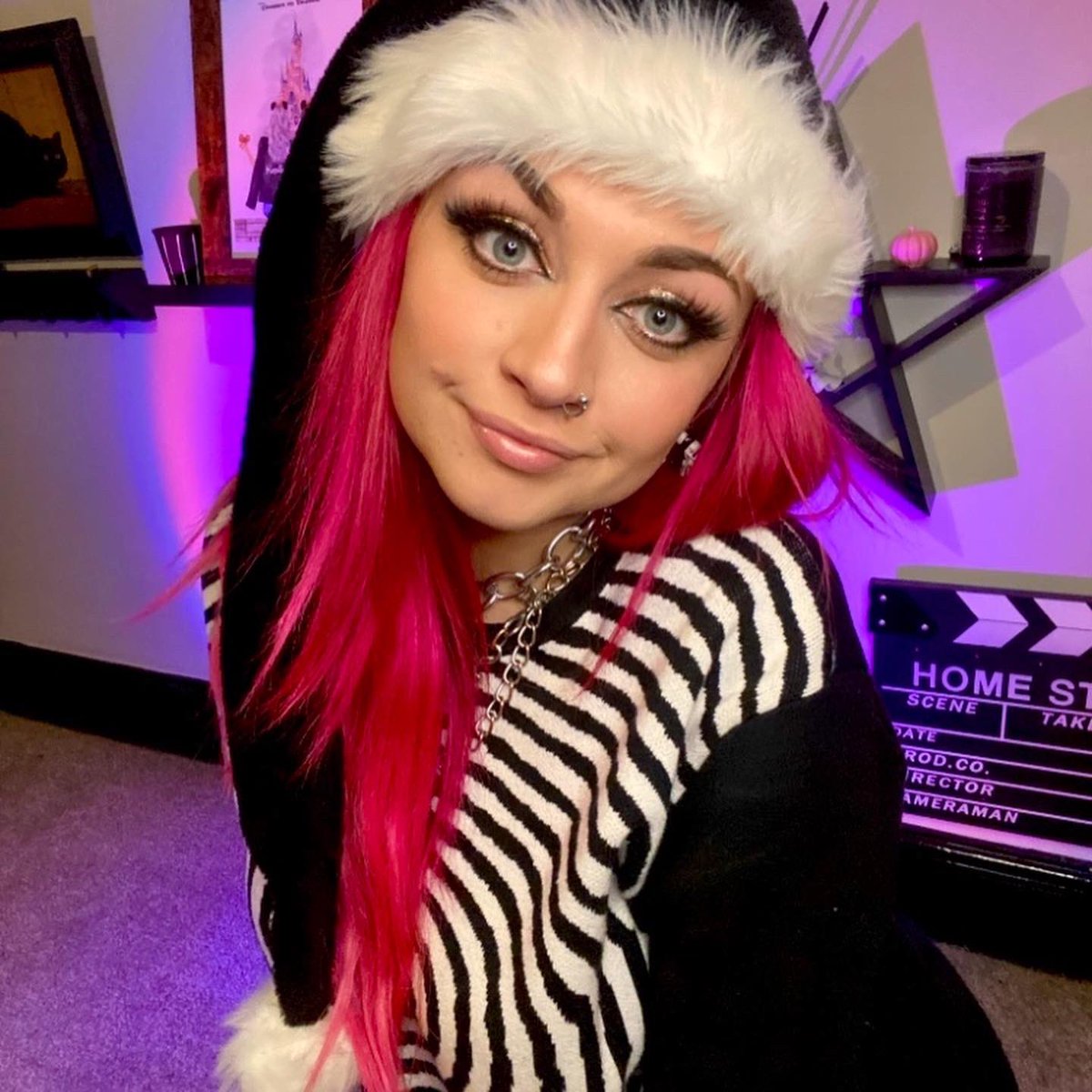 BronnieMusic's tweet photo. DID SOMEONE JUST SAY NEW NEW MERCH? 🤶🎄

HOW CUTE IS THE BRONNIE NIGHTMARE BEFORE CHRISTMAS T SHIRT STAHP 🥵

(all available now, order by tomorrow 10pm for a note from me!) https://t.co/PnJAE1OuTd