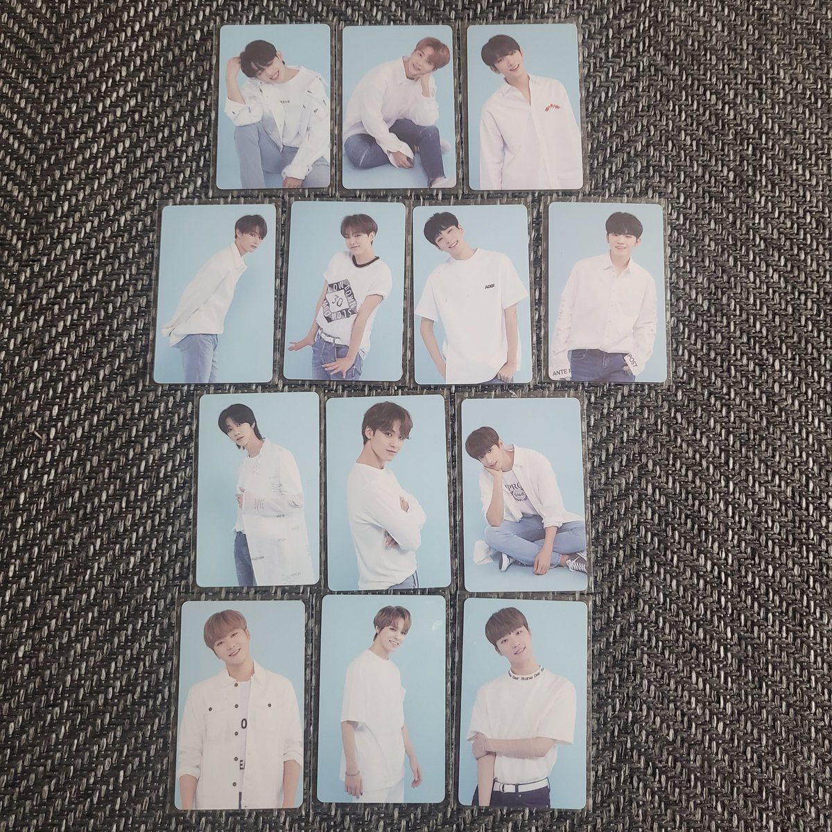 ding_211's tweet photo. 오랜만에 찬찬히 들여다보네
1기부터 최근꺼까지 뿌듯하면서도 오묘 https://t.co/9vpsOjBqGQ