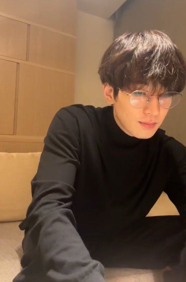 wonwooszone's tweet photo. 🖤 https://t.co/A12jYc9iiI